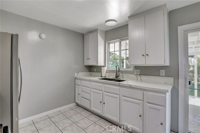 Detail Gallery Image 5 of 9 For 10572 Ketch Ave, Garden Grove,  CA 92843 - 3 Beds | 1/1 Baths