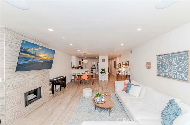 Detail Gallery Image 9 of 35 For 1940 N Highland, Los Angeles,  CA 90068 - 2 Beds | 2 Baths