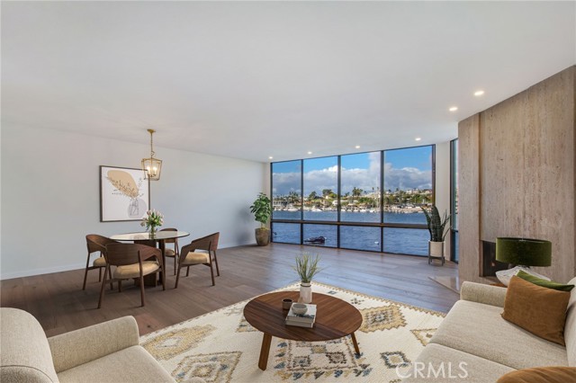 Detail Gallery Image 1 of 24 For 320 via Lido Nord #3,  Newport Beach,  CA 92663 - 2 Beds | 2/1 Baths