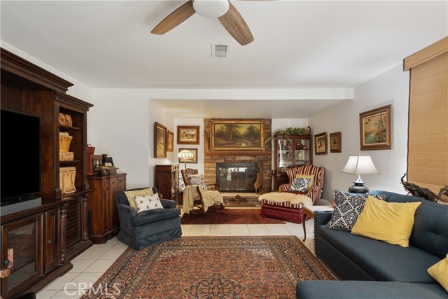 5266 Bluff Street, Norco CA: https://media.crmls.org/medias/66b24a02-c6ab-4e49-9875-153a3add7b80.jpg