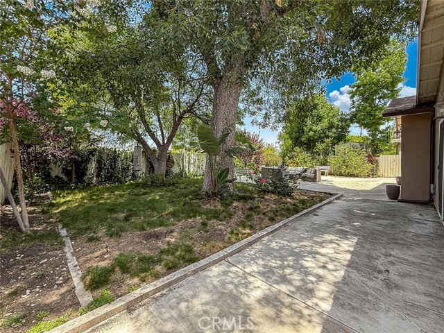 24017 Sylvan Street, Woodland Hills CA: https://media.crmls.org/medias/66b26b61-0925-4e3c-a849-54597d1306dd.jpg