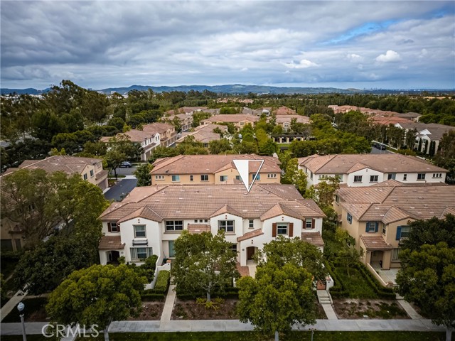 Detail Gallery Image 2 of 32 For 30 Strata, Irvine,  CA 92618 - 3 Beds | 2/1 Baths