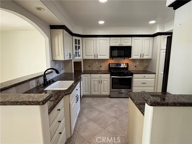 Detail Gallery Image 18 of 37 For 16160 Tortola Cir, Huntington Beach,  CA 92649 - 3 Beds | 3 Baths