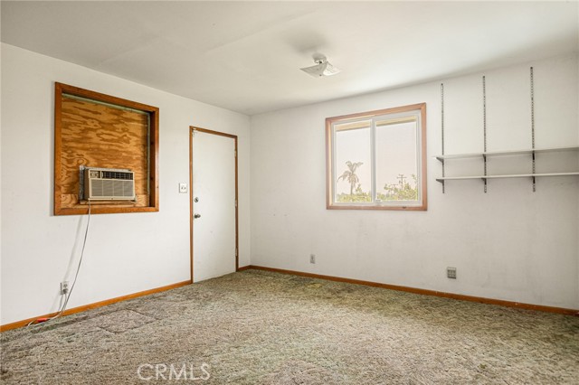 3061 W Oregon Street, Rialto CA: https://media.crmls.org/medias/66b36f6a-8f7d-4d59-a576-1993471f61dc.jpg