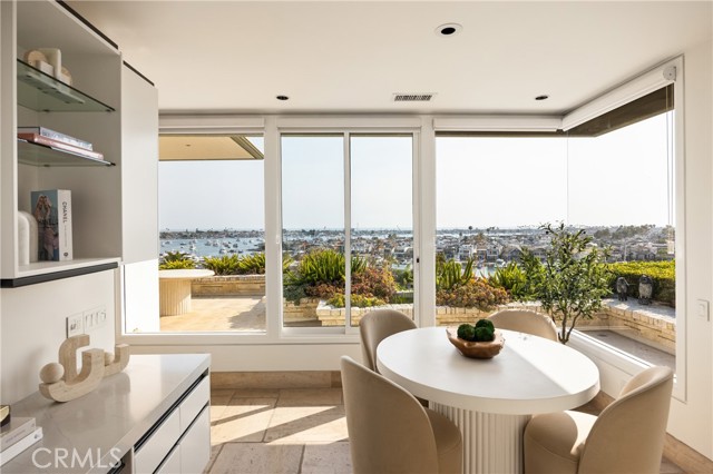 1535 Dolphin Terrace, Corona del Mar CA: https://media.crmls.org/medias/66b3c23e-2812-494d-ae74-4adeddf67c81.jpg