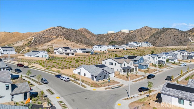 30105 Hillside Place, Castaic CA: https://media.crmls.org/medias/66b514b8-cfc6-4414-868e-dab198508813.jpg