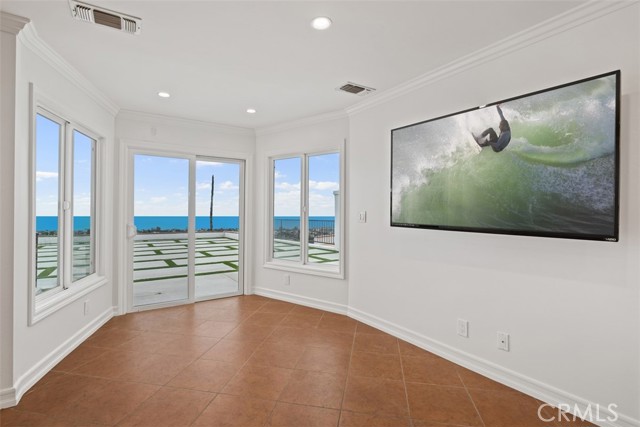 Detail Gallery Image 22 of 52 For 4013 via Manzana, San Clemente,  CA 92673 - 5 Beds | 3/1 Baths