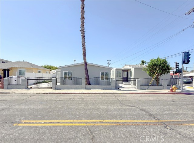 518 N Wilmington Avenue, Compton CA: https://media.crmls.org/medias/66b58735-f607-499a-9391-1a1eb8b5c0c3.jpg