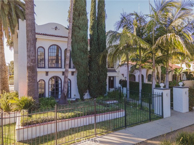 Detail Gallery Image 22 of 31 For 1003 Havenhurst Dr, West Hollywood,  CA 90046 - 2 Beds | 1 Baths