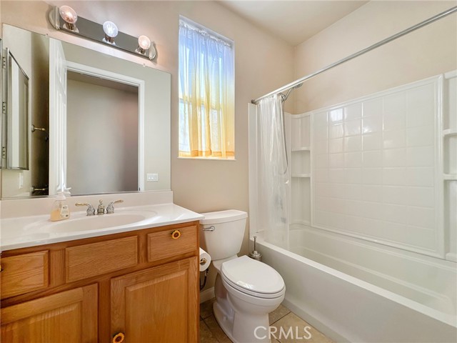 19642 Castle Harbor Court, Apple Valley CA: https://media.crmls.org/medias/66b62c4d-801f-4d33-b88a-56e473fc5562.jpg