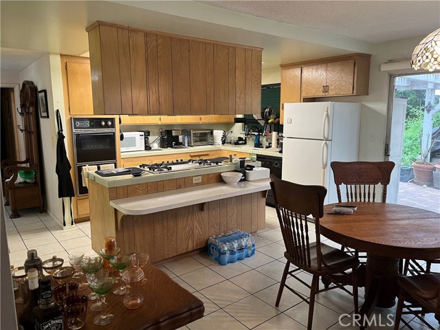 1308 E Sunview Drive, Orange CA: https://media.crmls.org/medias/66b6f532-cd52-41c9-9994-bd100e3e8c50.jpg