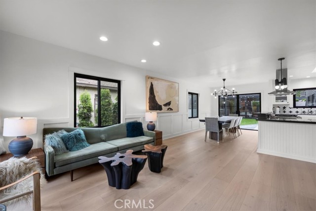 1012 10th Street, Manhattan Beach CA: https://media.crmls.org/medias/66b71731-a4ae-4a22-945a-7c9213ec6219.jpg