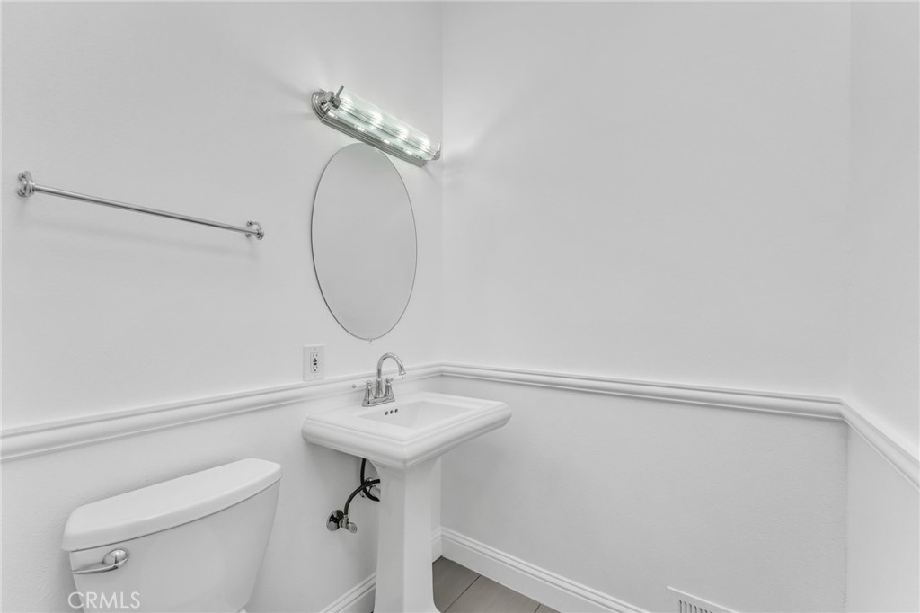 https://media.crmls.org/medias/66b734a3-bd49-4b10-ab1e-00b6515a0fd2.jpg?preset=X-Large