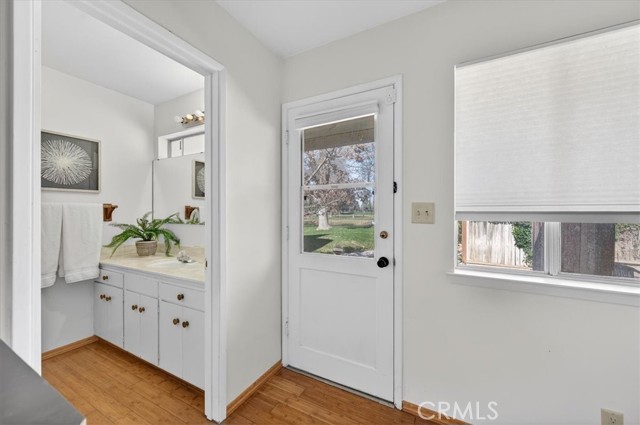 Detail Gallery Image 27 of 74 For 5867 E Club View, Fresno,  CA 93727 - 4 Beds | 2/1 Baths