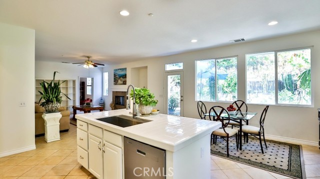 Detail Gallery Image 21 of 57 For 21817 Charlotte Ct, Canoga Park,  CA 91304 - 5 Beds | 2/1 Baths