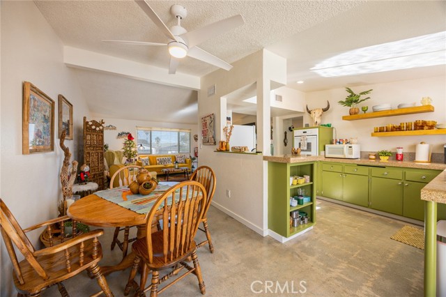 Detail Gallery Image 12 of 40 For 61503 Sunburst, Joshua Tree,  CA 92252 - 2 Beds | 1/1 Baths