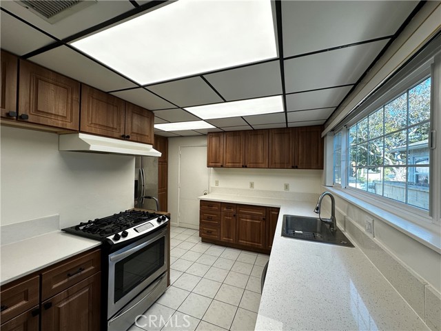 Detail Gallery Image 3 of 24 For 22933 Adolph Ave, Torrance,  CA 90505 - 3 Beds | 2 Baths