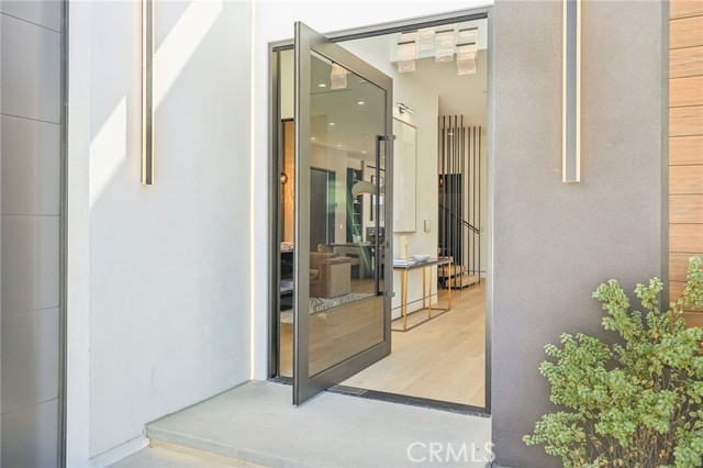 22930 Dolorosa Street, Woodland Hills CA: https://media.crmls.org/medias/66b9f6c2-2fd1-4cca-8ca6-df4f58f8a632.jpg