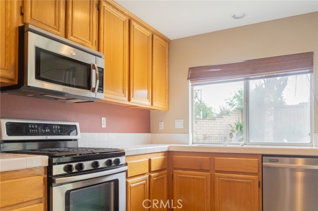 Detail Gallery Image 11 of 48 For 980 Creston Way, Beaumont,  CA 92223 - 4 Beds | 2 Baths