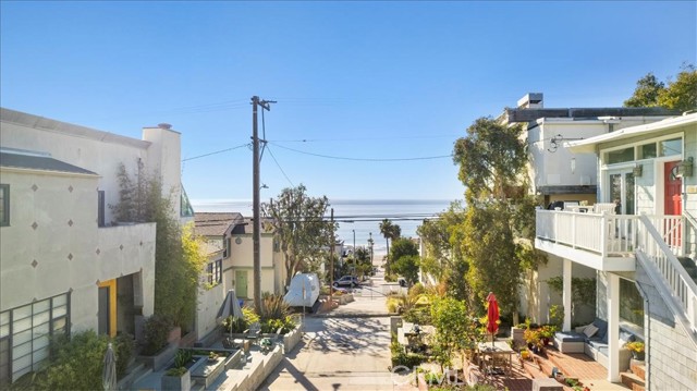 319 29th Street, Manhattan Beach, California 90266, 5 Bedrooms Bedrooms, ,3 BathroomsBathrooms,Residential,Sold,29th,SB22026167