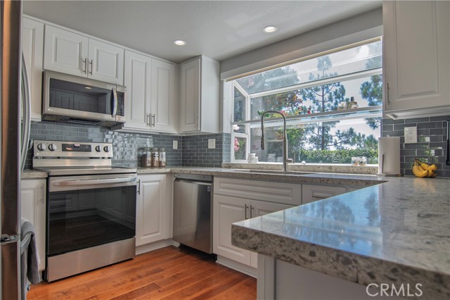 Detail Gallery Image 25 of 44 For 21161 Cedar Ln, Mission Viejo,  CA 92691 - 4 Beds | 2/1 Baths