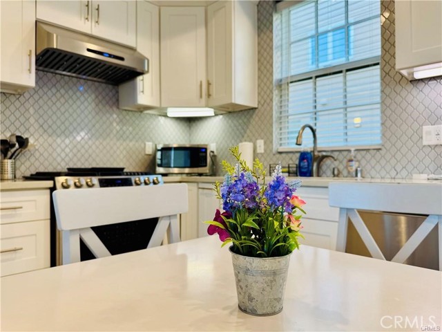 118 N Allen Ave, Pasadena CA: https://media.crmls.org/medias/66bbac45-9214-4ee9-a93b-bedf197043a6.jpg