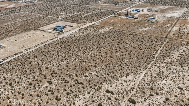 Detail Gallery Image 11 of 13 For 10384 Locust, Lucerne Valley,  CA 92356 - – Beds | – Baths