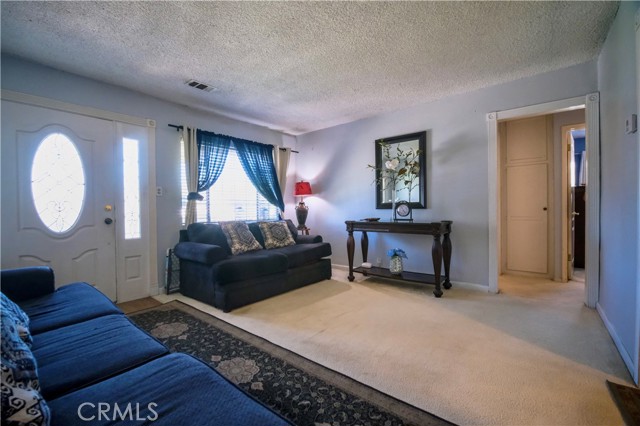 Detail Gallery Image 4 of 32 For 8331 Vista Del Rosa St, Downey,  CA 90240 - 3 Beds | 2 Baths
