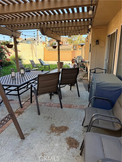 6614 Manzanita Court, Chino CA: https://media.crmls.org/medias/66bf65a4-7f18-4652-b068-7686d8e0f801.jpg