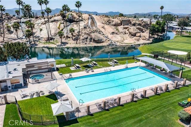 5001 W Florida Avenue, Hemet CA: https://media.crmls.org/medias/66bf908c-e602-4005-94a3-4914e708a3d5.jpg