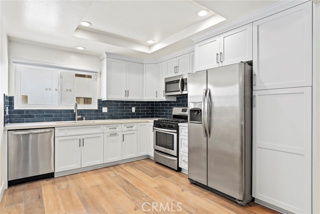 Detail Gallery Image 10 of 24 For 21535 Erwin St #131,  Woodland Hills,  CA 91367 - 2 Beds | 2 Baths