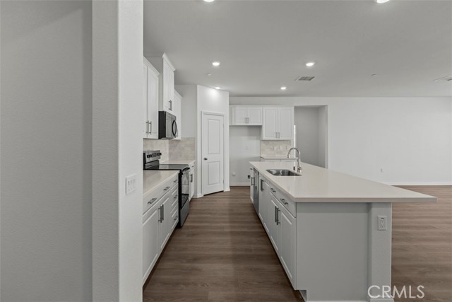 11735 Lasselle Street, Moreno Valley CA: https://media.crmls.org/medias/66bfcc27-ee0a-46b0-b1c5-6994e8614754.jpg