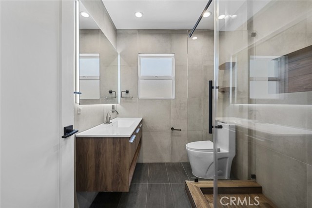 10341 Mcclemont Avenue, Tujunga CA: https://media.crmls.org/medias/66c00e91-0981-4559-a936-b35a030fca0d.jpg
