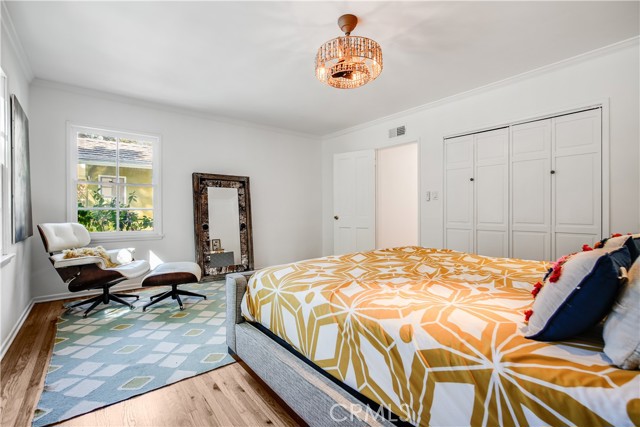 4295 Canoga Avenue, Woodland Hills CA: https://media.crmls.org/medias/66c0227f-c6f7-4d18-b1a3-cc258ffc00e3.jpg
