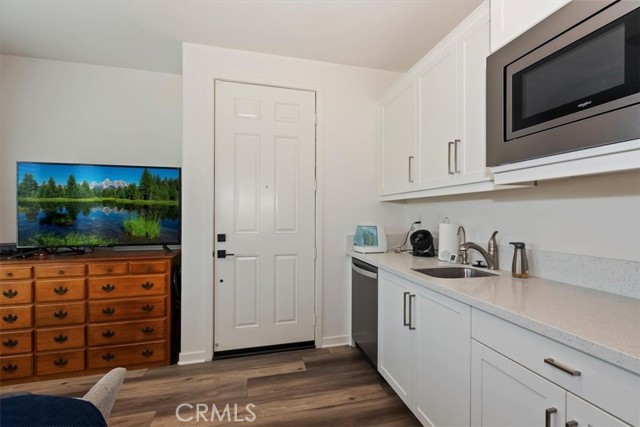 Detail Gallery Image 18 of 44 For 15816 Parry Peak, Fontana,  CA 92336 - 4 Beds | 3/1 Baths