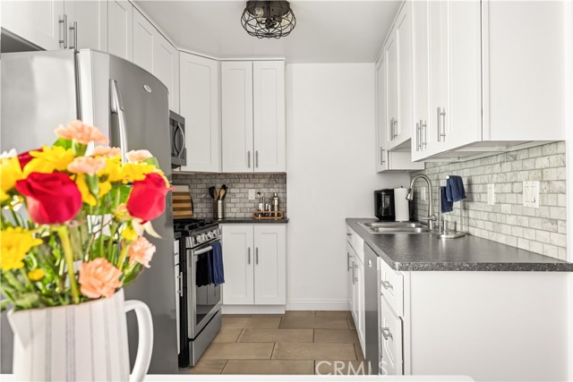 6600 Warner Avenue, Huntington Beach CA: https://media.crmls.org/medias/66c09309-73df-48e5-a25b-ec0da450d9a9.jpg