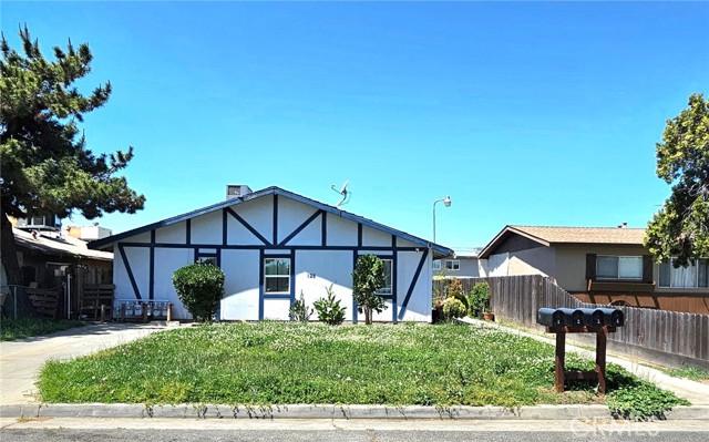 128 Park Street, Madera CA: https://media.crmls.org/medias/66c12369-bb63-44e8-8e56-ae4080ef130b.jpg