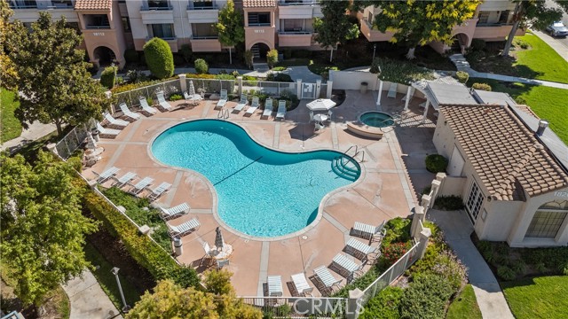 Detail Gallery Image 3 of 17 For 18117 Erik Court #413,  Canyon Country,  CA 91387 - 3 Beds | 2 Baths