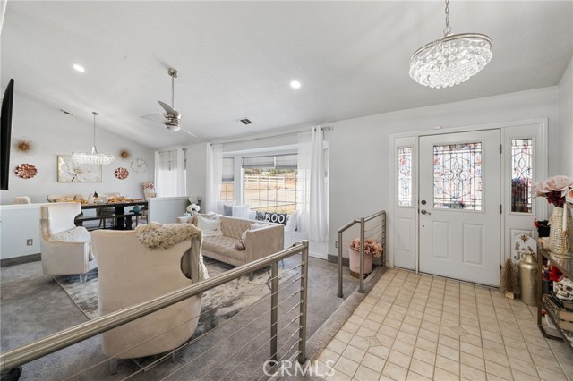 9925 Sierra Vista Road, Phelan CA: https://media.crmls.org/medias/66c19729-891e-47b8-b592-40755844fb0d.jpg