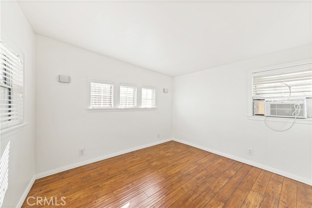 Detail Gallery Image 15 of 19 For 2123 Crescent, Montrose,  CA 91020 - – Beds | – Baths