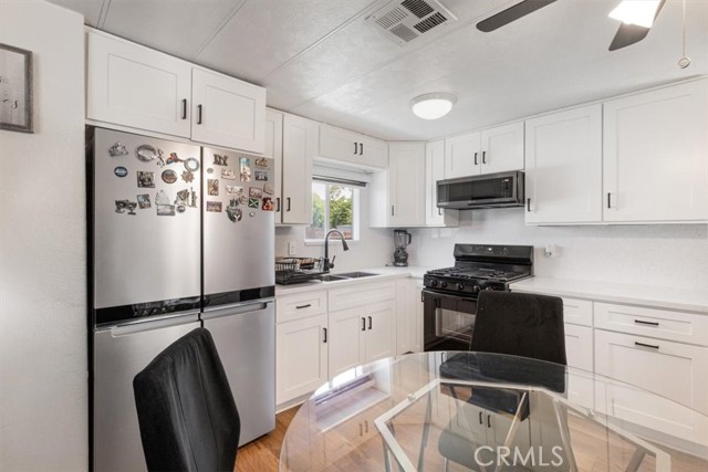 26871 Alessandro, Moreno Valley CA: https://media.crmls.org/medias/66c1c578-0e03-49ca-b417-cbc7cc37705e.jpg