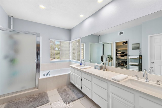 26 Hawksmoor, Aliso Viejo CA: https://media.crmls.org/medias/66c1f8c2-57c7-47b8-b8b7-b79d0689498d.jpg