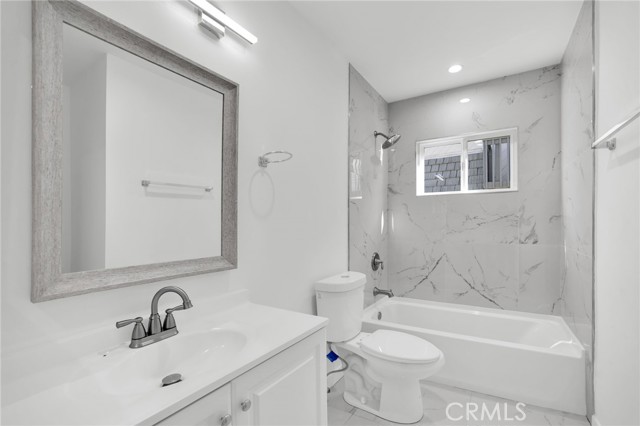 Detail Gallery Image 4 of 17 For 13018 Valleyheart Dr #4,  Studio City,  CA 91604 - 1 Beds | 1 Baths