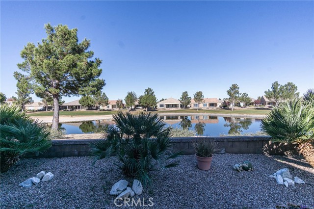 Detail Gallery Image 3 of 40 For 19442 Royal Oaks Rd, Apple Valley,  CA 92308 - 2 Beds | 2 Baths