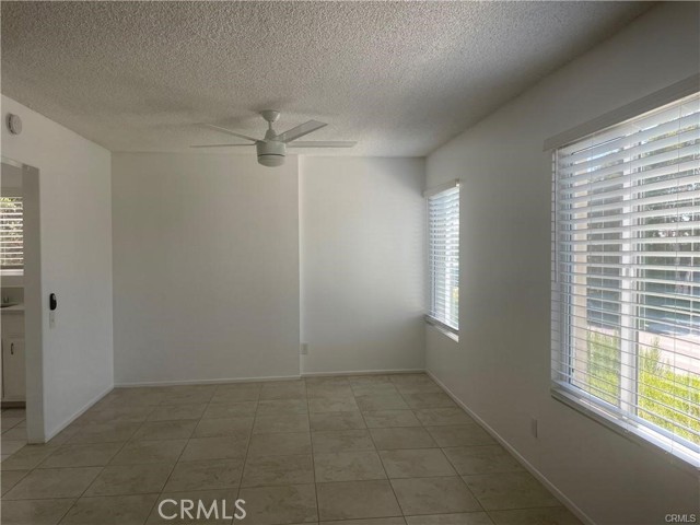 Detail Gallery Image 11 of 19 For 730 Amigos Way #1,  Newport Beach,  CA 92660 - 2 Beds | 2 Baths