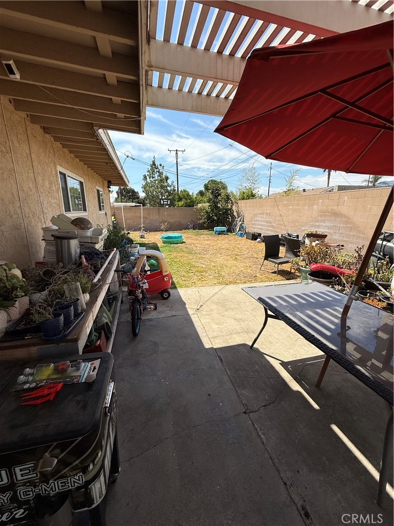 https://media.crmls.org/medias/66c4392b-0ba2-4299-bc21-41df0daf54d1.jpg?preset=X-Large