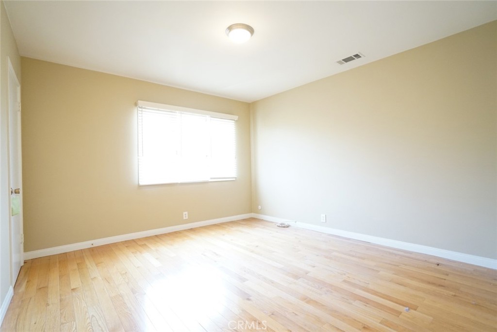 MLS #WS25216406 image #15