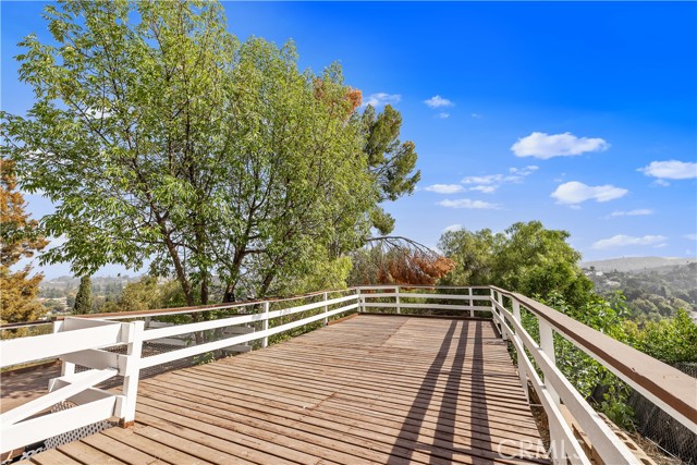 Detail Gallery Image 27 of 36 For 5160 Medina Rd, Woodland Hills,  CA 91364 - 3 Beds | 3 Baths