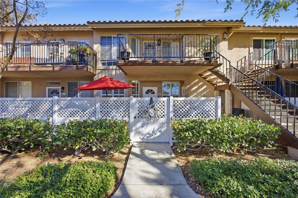 MLS #OC25256056 image #32