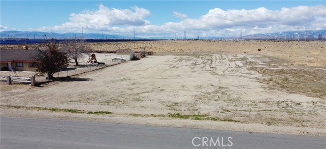 Detail Gallery Image 2 of 13 For 2063 100th St W, Rosamond,  CA 93560 - – Beds | – Baths